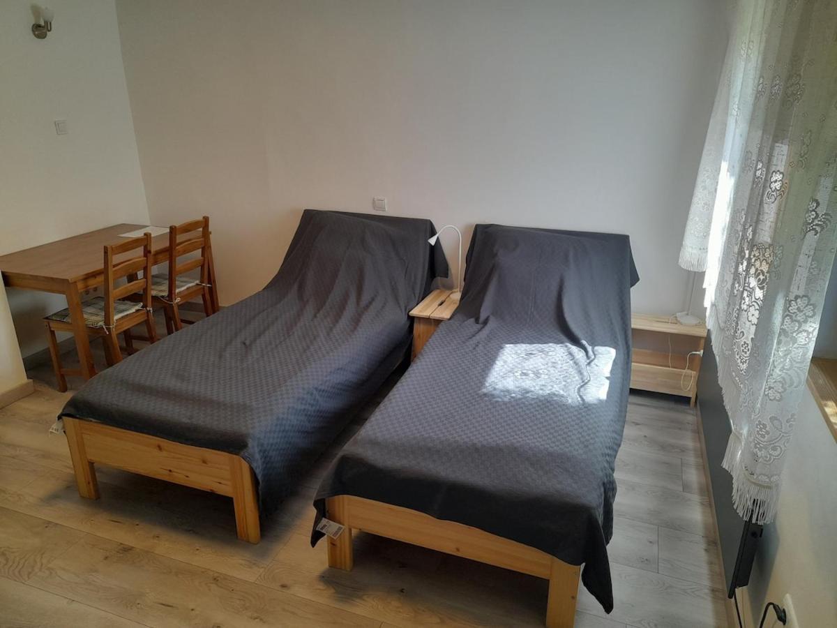 Ujkishaz - *