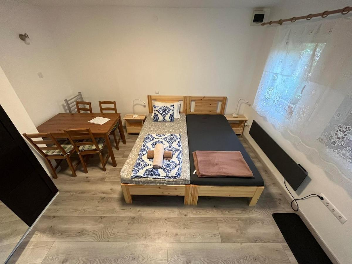 Ujkishaz - Apartment