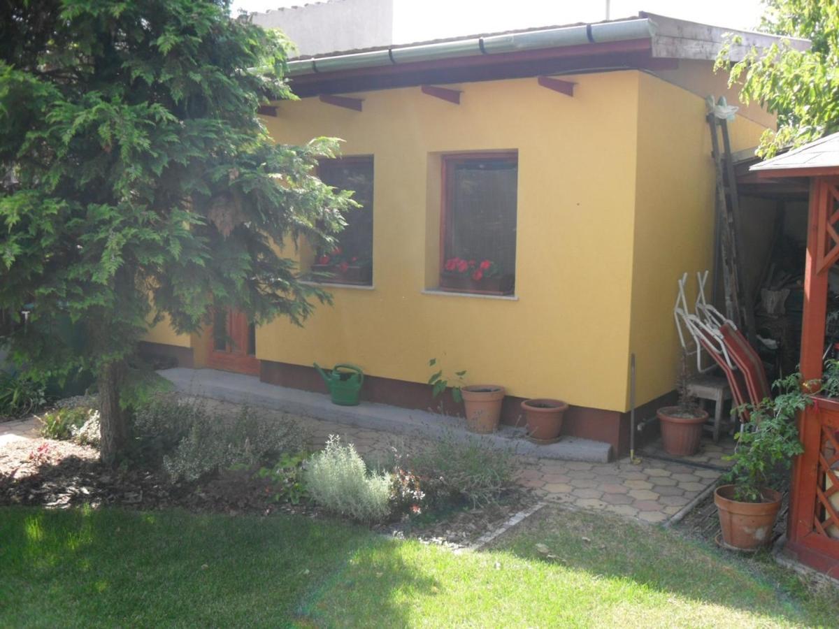 Ujkishaz - Apartment Budapest